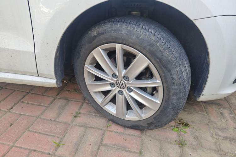 Used Volkswagen Polo 2014 1.4L Manual Comfort Edition
