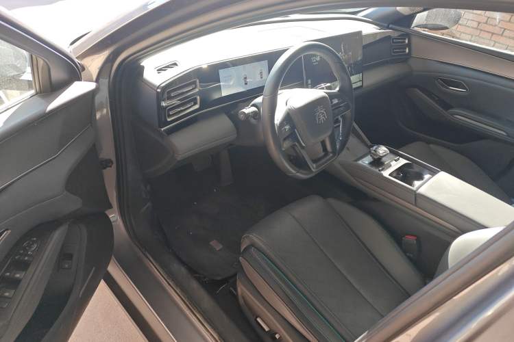 Used BYD Qin L 2025 DM-i Smart Drive 120KM Excellence Model