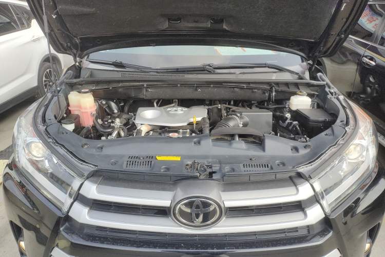 Used Toyota Highlander 2018 2.0T Four-Wheel Drive Luxury Edition 7 Seats China V Emission Standard
