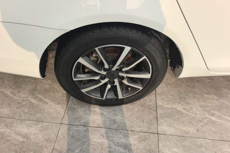 Used Geely Auto Emgrand 2019 Leading Edition 1.5L Manual Upgraded Connectivity Model China VI Standard
