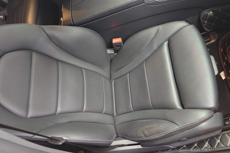 Used Mercedes-Benz GLC 2019 GLC 260 L 4MATIC Dynamic Model