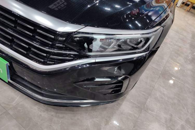 Used Volkswagen Passat 2023 330TSI Prestige Edition
