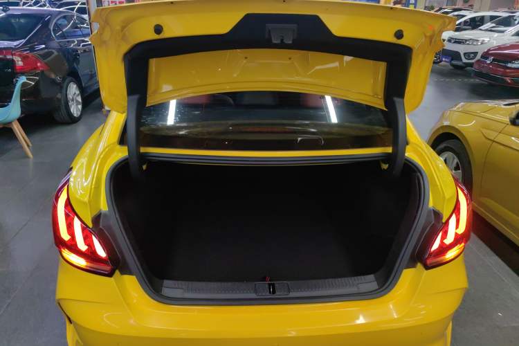 Used MG 5 2021 Revised Version 180 DVVT CVT Youth Luxury Edition
