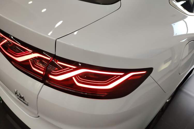 Used BYD Qin L 2025 DM-i Smart Drive 80KM Leading Model
