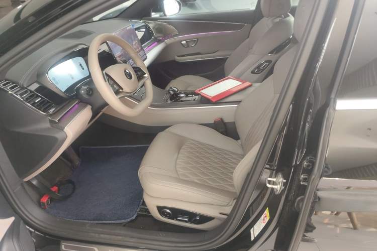 Used BYD Han 2025 EV with 701 km of Laser Radar-Enabled Intelligent Driving
