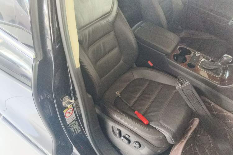 Used Volkswagen Touareg 2011 3.0 TSI Standard Version