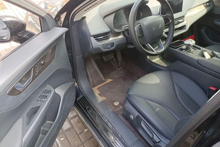 Used Hongqi E-QM5 2022 431 km Charge & Enjoy Edition
