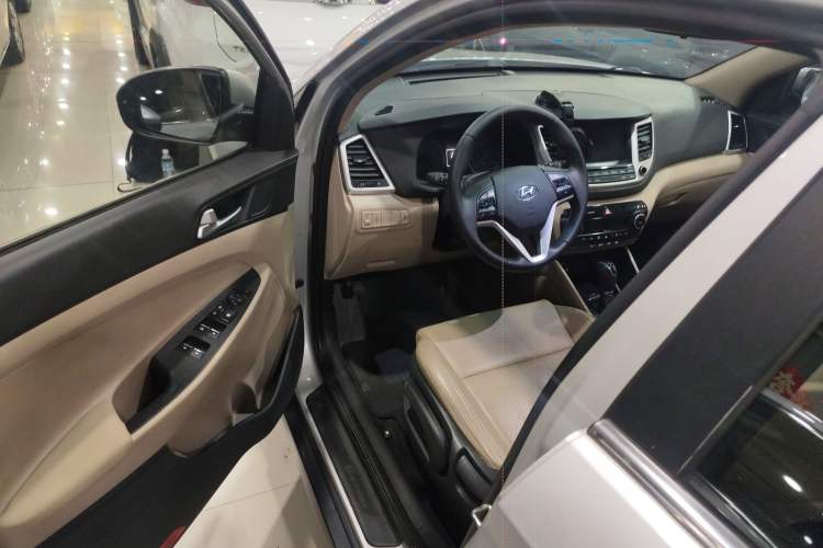 Used Hyundai Tucson 2015 1.6T Dual-Clutch Two-Wheel-Drive Smart Model