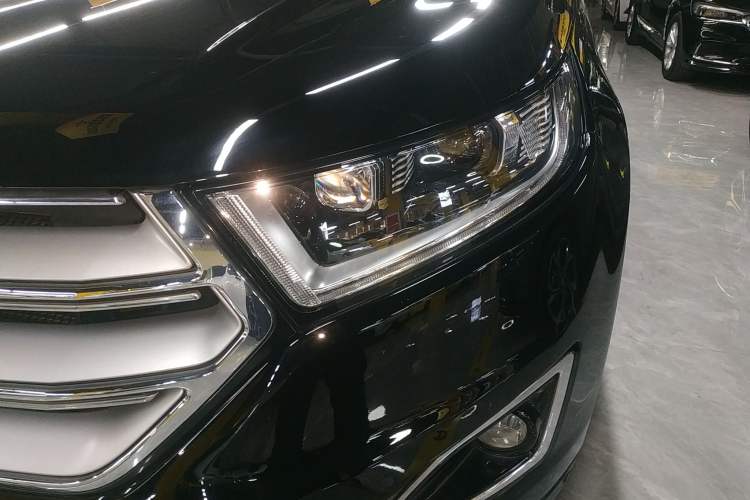 Used Ford Edge 2018 EcoBoost 245 Two-Wheel-Drive Titanium 7-Seater China V Standard
