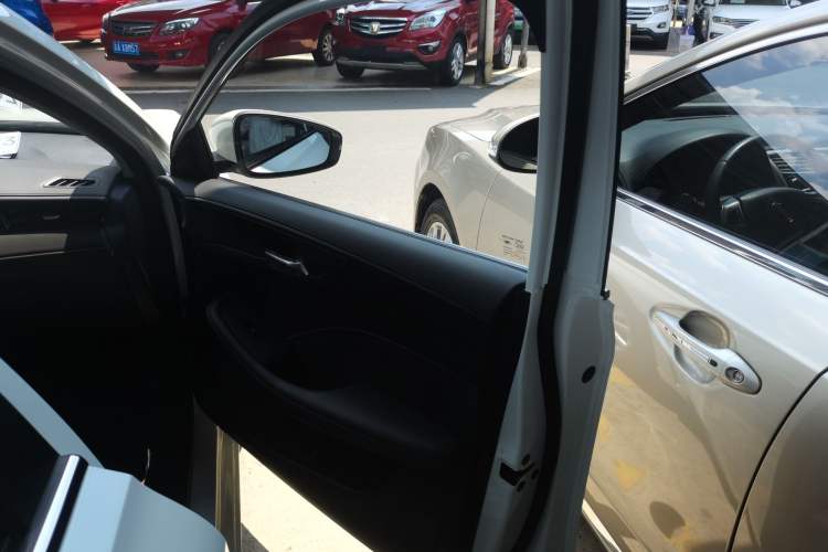 Used Roewe i5 2023 1.5L CVT Luxury Edition
