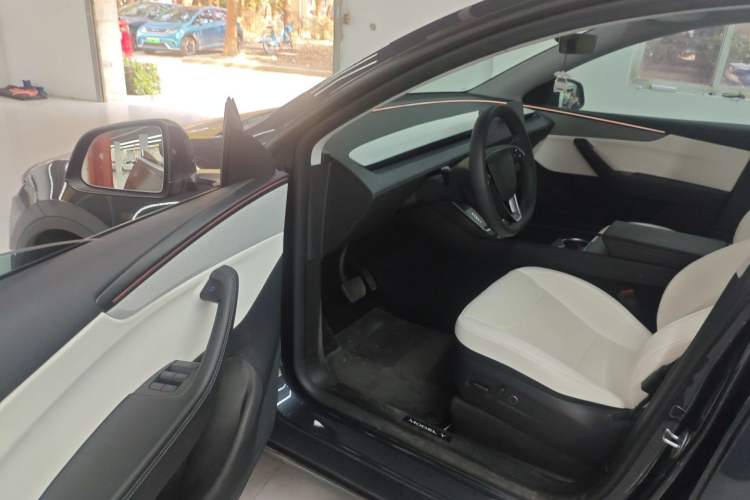 Used Tesla Model Y 2025 Rear-Wheel Drive First Edition