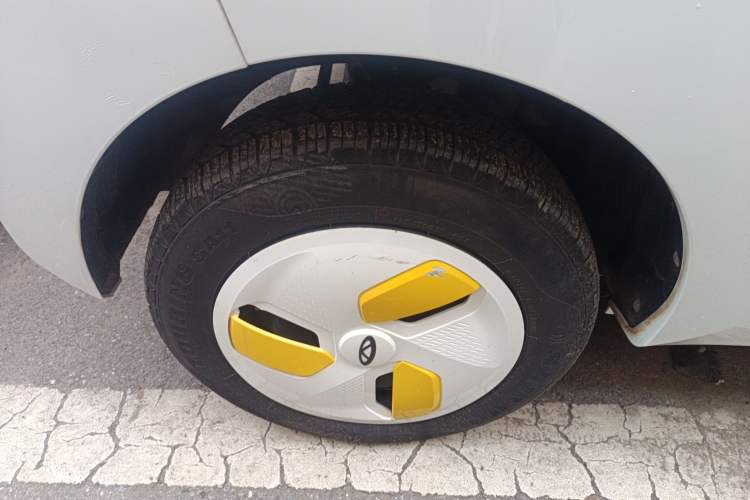 Used Chery QQ Ice Cream 2022 170km Sundae Phosphate Lithium-Ion
