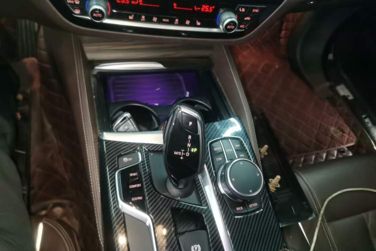 Used BMW 5 Series 2018 530Li Leading Edition Luxury Package
