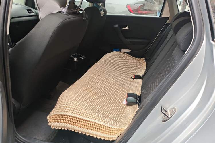 Used Volkswagen Polo 2016 1.6L Automatic Comfort Model