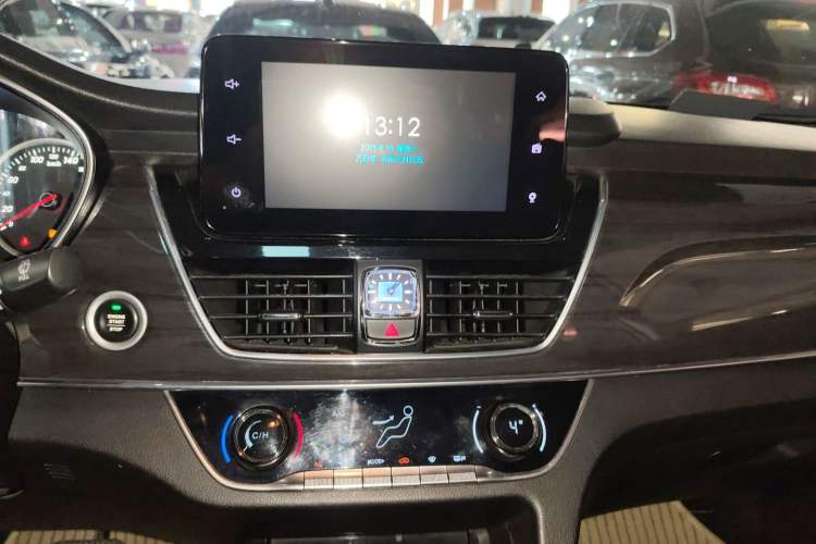 Used Baojun 560 2017 1.5T DCT Prestige Edition
