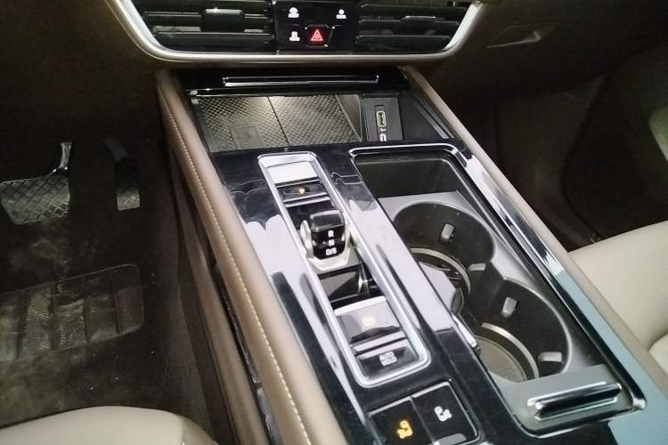 Used Volkswagen Viloran 2024 330TSI Luxury Edition