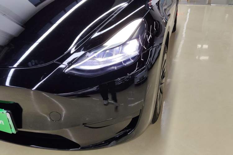 Used Tesla Model Y 2023 Rear-Wheel-Drive Version
