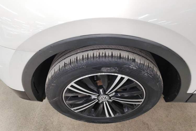 Used Volkswagen Tiguan L 2019 330TSI Automatic Two-Wheel Drive Panoramic Comfort Edition China VI Standard