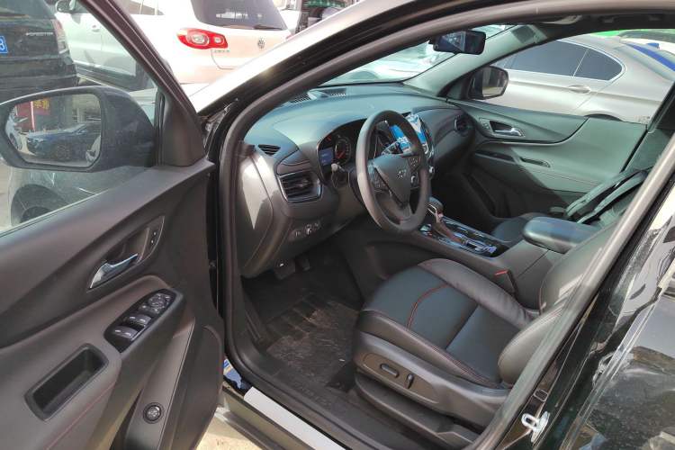 Used Chevrolet Equinox 2021 550T RS Smart Boundary-Pushing Edition