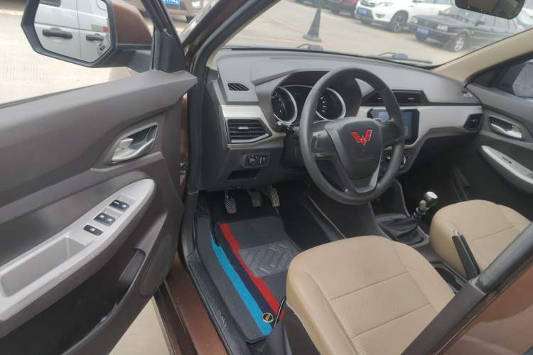 Used Wuling Hongguang 2021 1.5L Facelifted S Comfort Version with Electric Power Steering LAR
