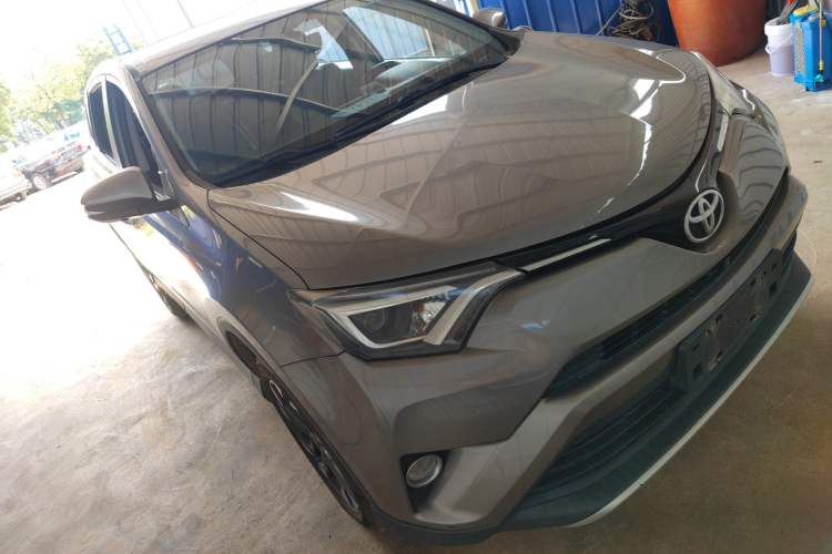 Used Toyota RAV4 2016 2.5L Automatic 4x4 Elite Edition
