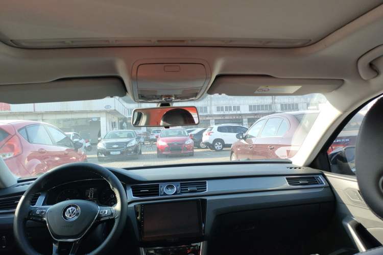 Used Volkswagen Passat 2017 330TSI DSG Luxury Edition
