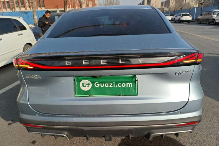 Used  L6 2025 EM-i 140km Starship Edition
