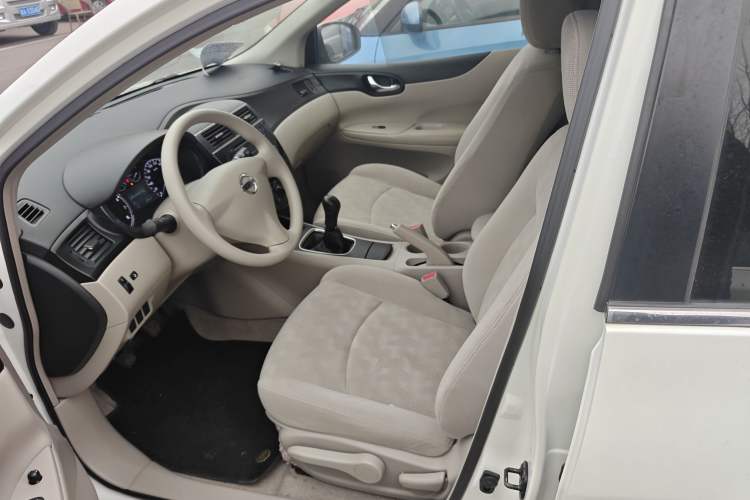 Used Nissan Tiida 2011 1.6L Manual Comfort Version
