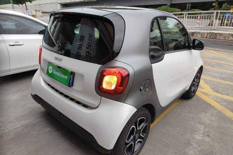 Used  fortwo 2018 0.9T 66kW Hardtop Pioneer Edition China V Emission Standard
