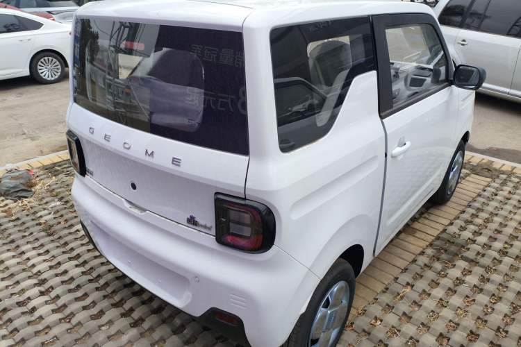 Used Geely Galaxy Panda 2024 Panda Mini 200km Endurance Bear