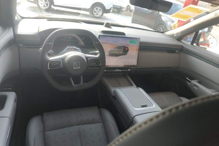 Used Zeekr 7X 2025 100 kWh Long-Range Rear-Wheel Drive with Intelligent Driving Features