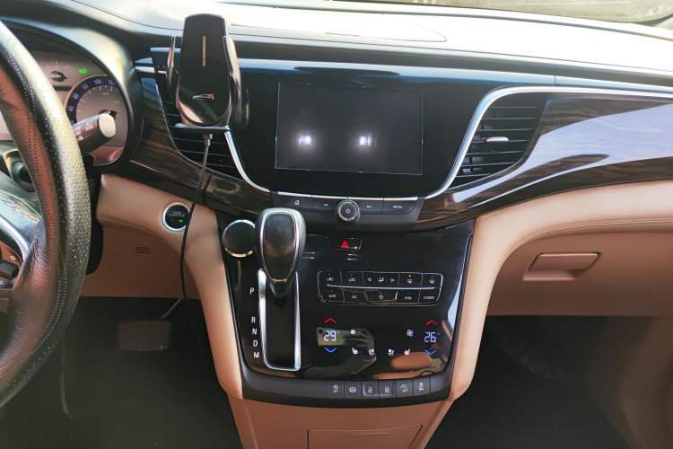 Used Buick GL8 2017 ES 28T Flagship Model China V Standard
