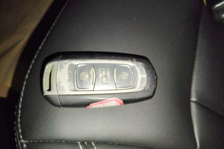 Used Geely Auto Emgrand X7 Sport 2018 1.8TD Manual Two-Wheel Drive Smart Connect 4G Internet Edition