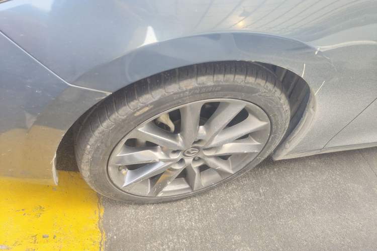 Used Mazda Mazda 3 Axela 2017 Hatchback 2.0L Automatic Luxury Model Emission Standard China V
