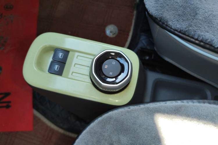 Used Geely Galaxy Panda 2024 Panda Mini 200km Endurance Bear
