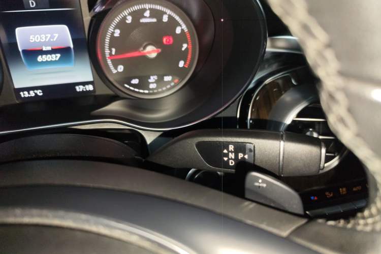 Used Mercedes-Benz GLC 2019 Facelift GLC 260 L 4MATIC Luxury Model
