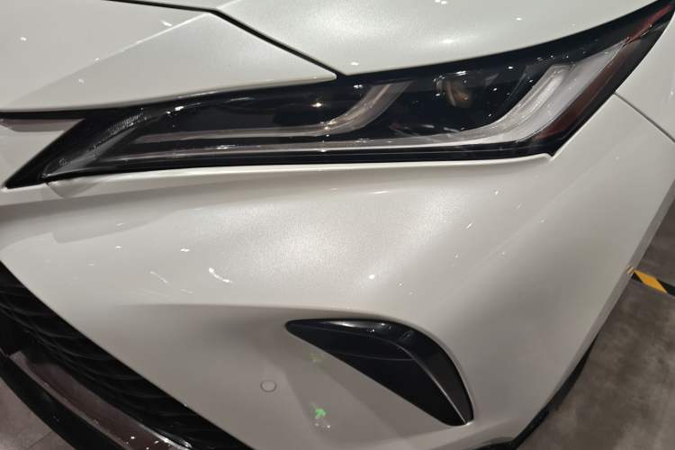 Used Toyota Venza 2023 2.5L Smart Electric Hybrid Dual-Drive Prestige Version
