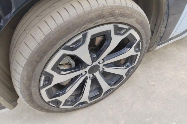 Used AION V 2024 Aion Tyrannosaurus 520 Smart Luxury Edition
