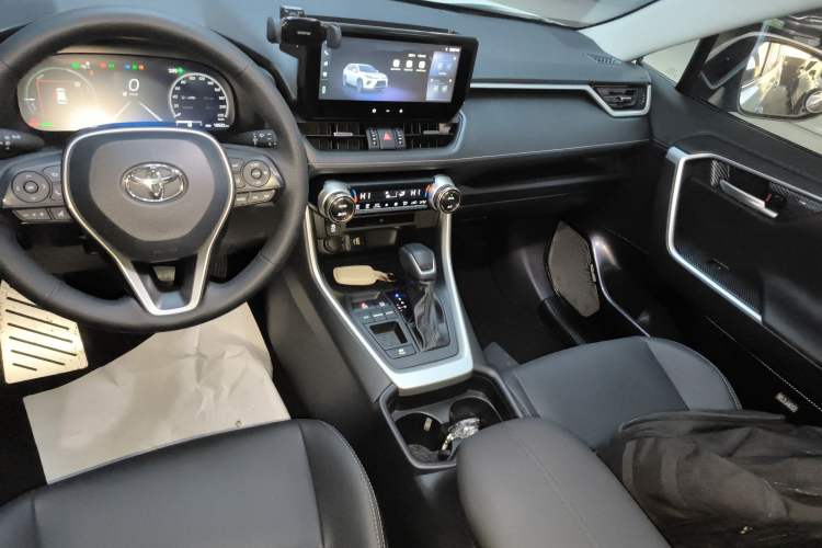 Used Toyota Wildlander 2023 Dual-Motor 2.5L E-CVT Two-Wheel Drive Luxury PLUS Edition