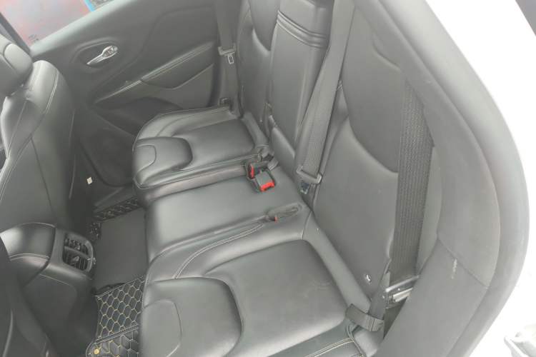 Used  Cherokee 2017 2.0L Superior Edition