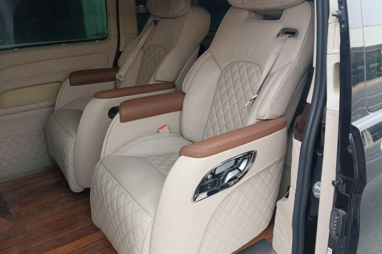 Used Mercedes-Benz Vito 2018 2.0T Business Version China VI Emission Standard
