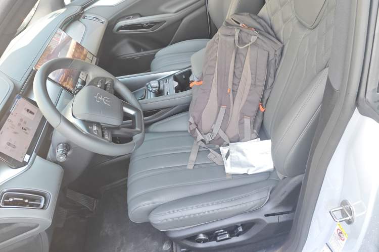 Used BYD Song L EV 2025 Intelligent Driving Version 662 km LiDAR Excellence Edition
