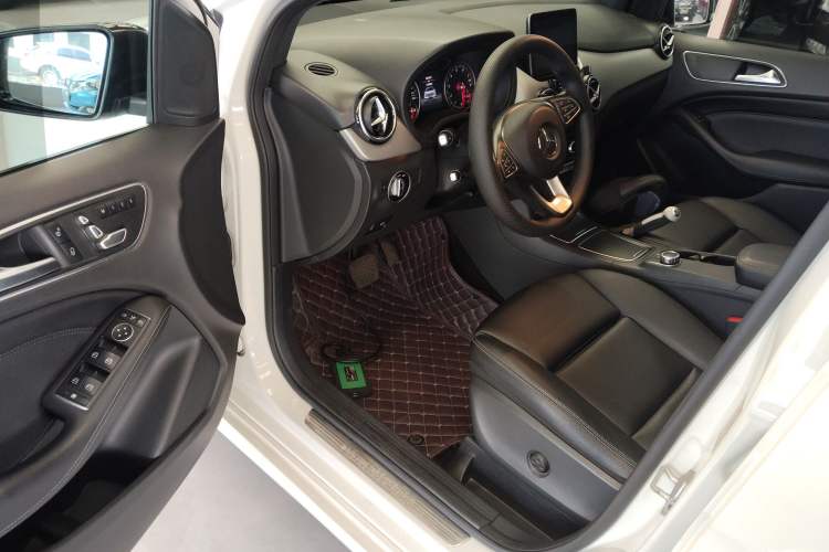 Used Mercedes-Benz B-Class 2015 B 200 Luxury Model