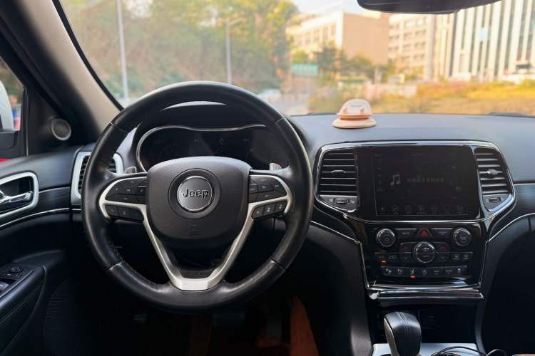 Used  Grand Cherokee 2021 3.0L 80th Anniversary Edition
