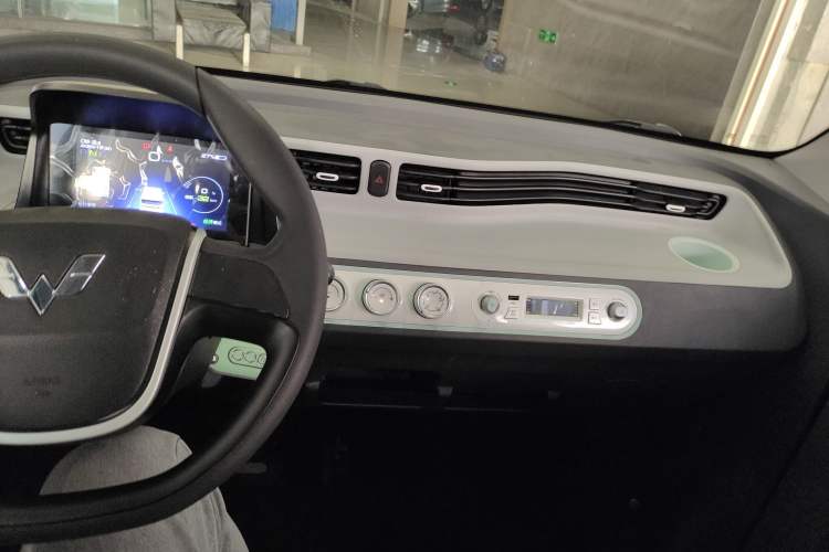 Used Wuling Hongguang MINIEV 2021 Macaron Fashion Edition Lithium-Ion Battery
