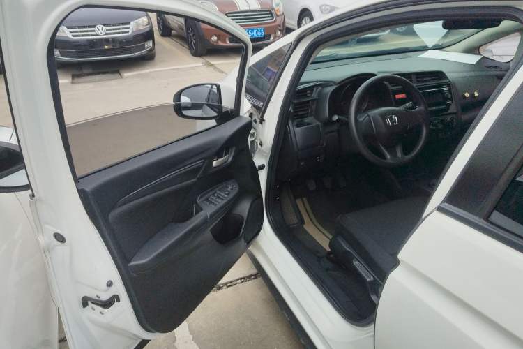 Used Honda Fit 2016 1.5L LX Manual Comfort Model
