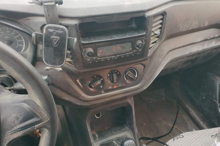 Used Wuling Hongguang V 2019 1.5L Jingqu Version China VI LAR