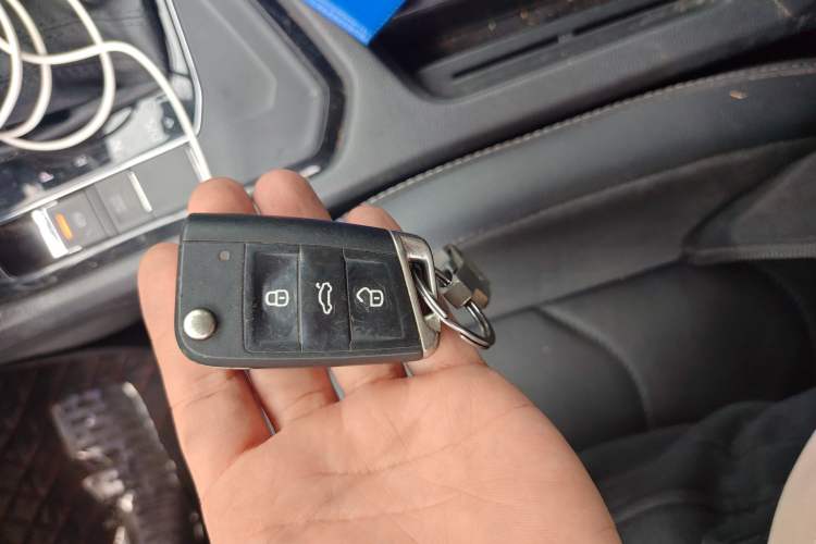 Used Volkswagen Tiguan L 2017 330TSI Automatic Two-Wheel Drive Luxury Edition
