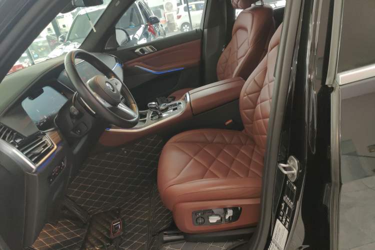 Used BMW X5 2022 xDrive 40Li Luxury Edition M Sport Package
