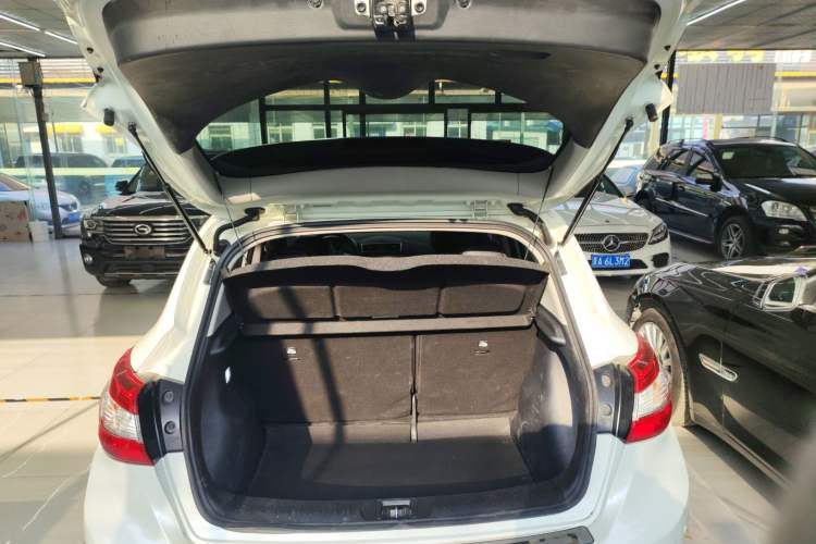 Used Nissan Tiida 2019 1.6L CVT Smart Drive Version China VI Standard
